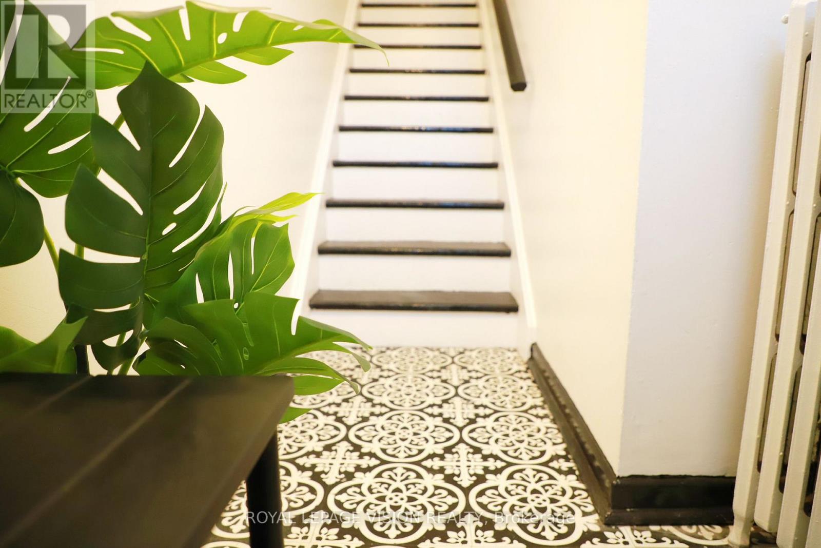 1242 Danforth Avenue, Toronto, Ontario  M4J 1M6 - Photo 18 - E12553358