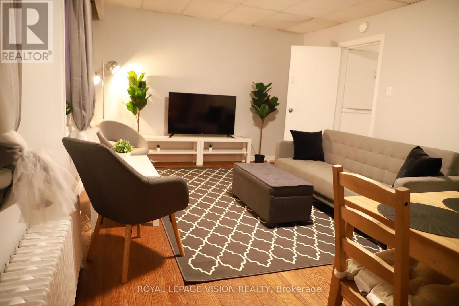 1242 Danforth Avenue, Toronto, Ontario  M4J 1M6 - Photo 3 - E12553358