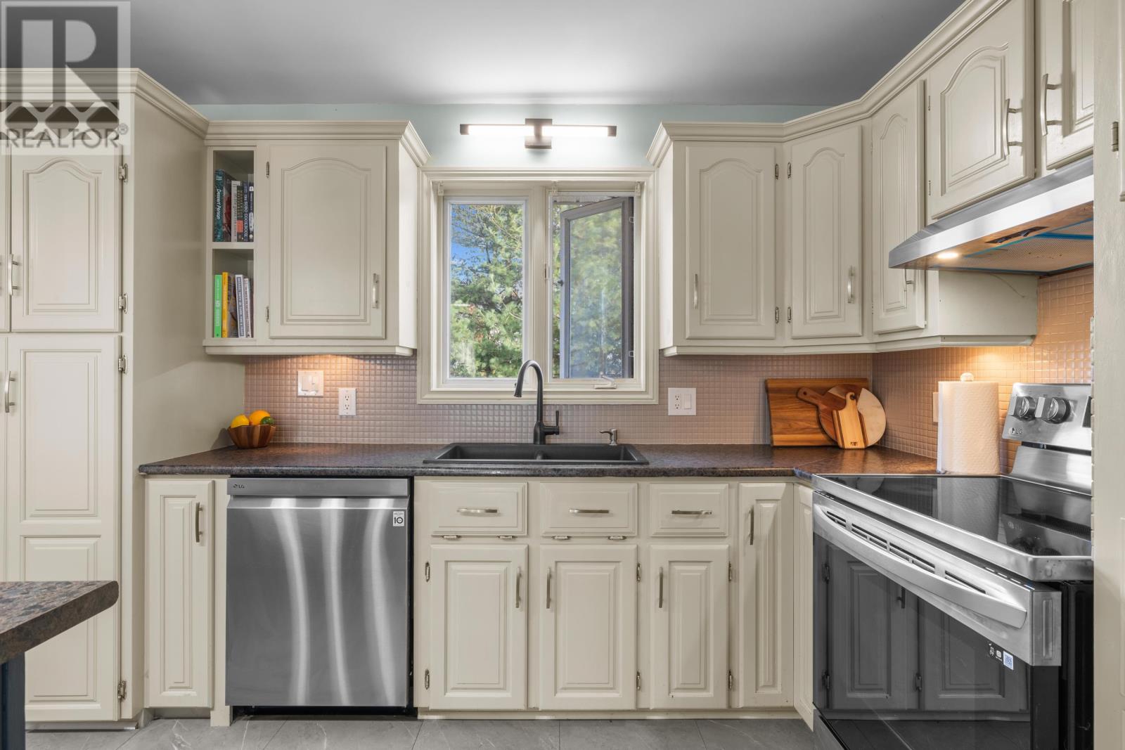 20 Lori-Dale Avenue, Charlottetown, Prince Edward Island  C1E 1P1 - Photo 10 - 202528149