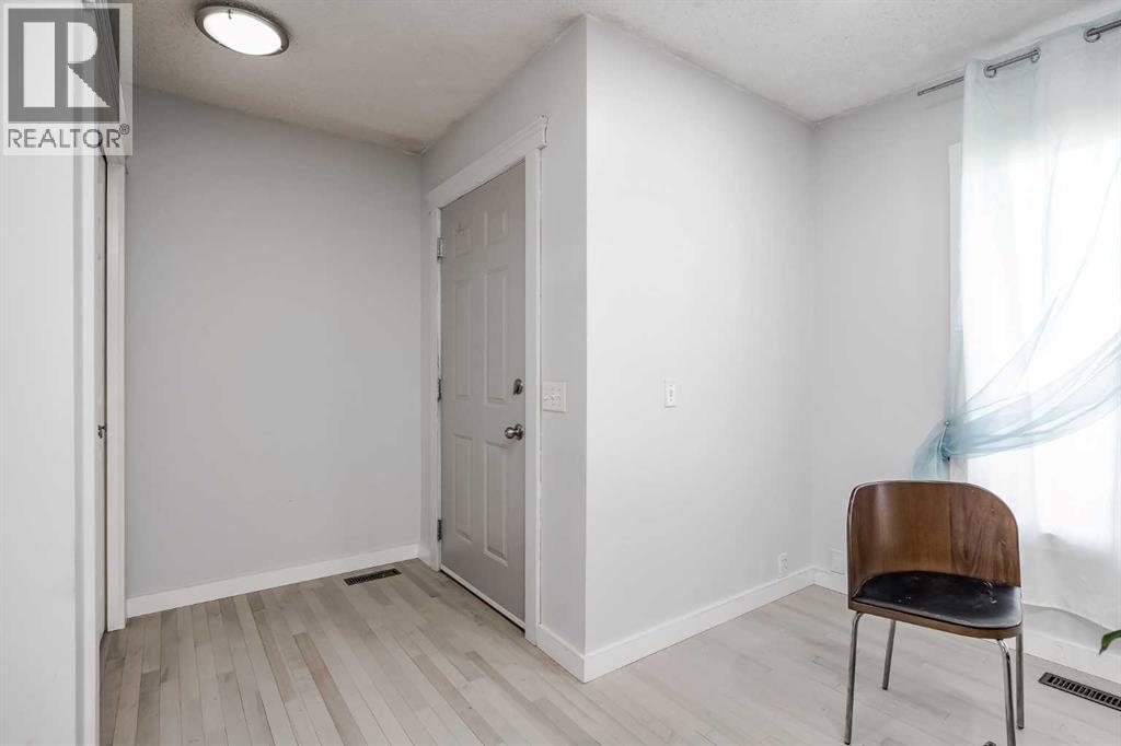 72 Strathcona Crescent, Calgary, Alberta  T3H 1L1 - Photo 5 - A2263280
