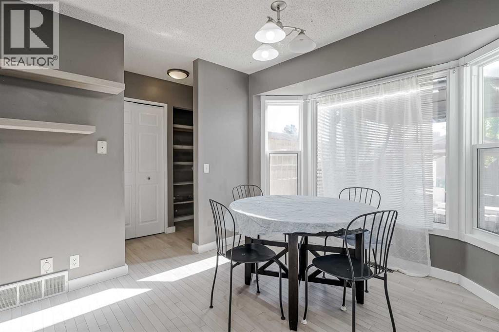 72 Strathcona Crescent, Calgary, Alberta  T3H 1L1 - Photo 12 - A2263280