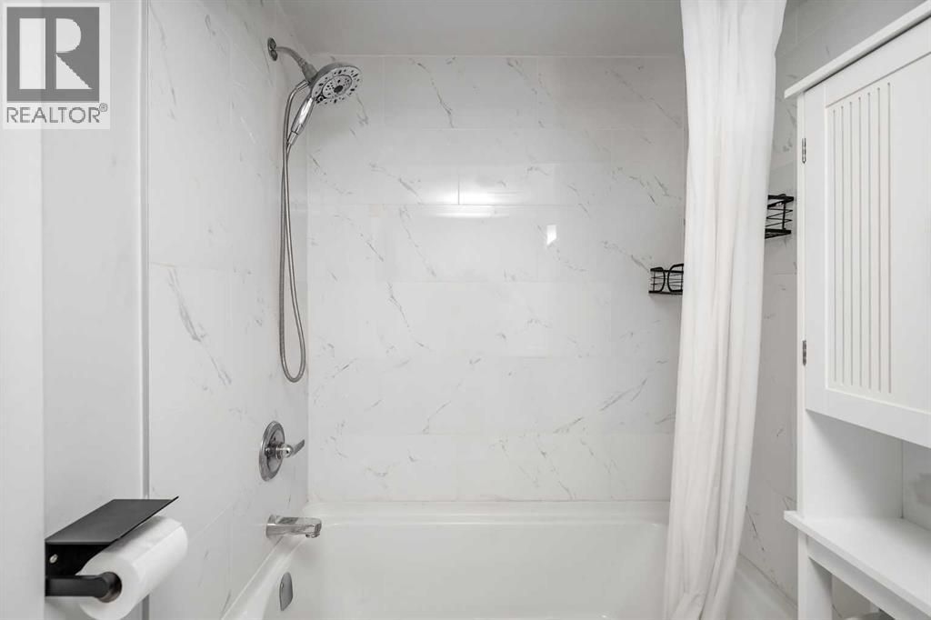 72 Strathcona Crescent, Calgary, Alberta  T3H 1L1 - Photo 27 - A2263280