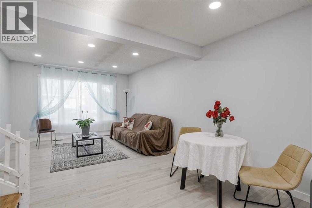 72 Strathcona Crescent, Calgary, Alberta  T3H 1L1 - Photo 7 - A2263280