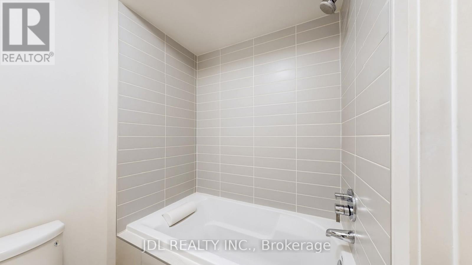 97 Milky Way Drive, Richmond Hill, Ontario  L4C 4M8 - Photo 20 - N12553302