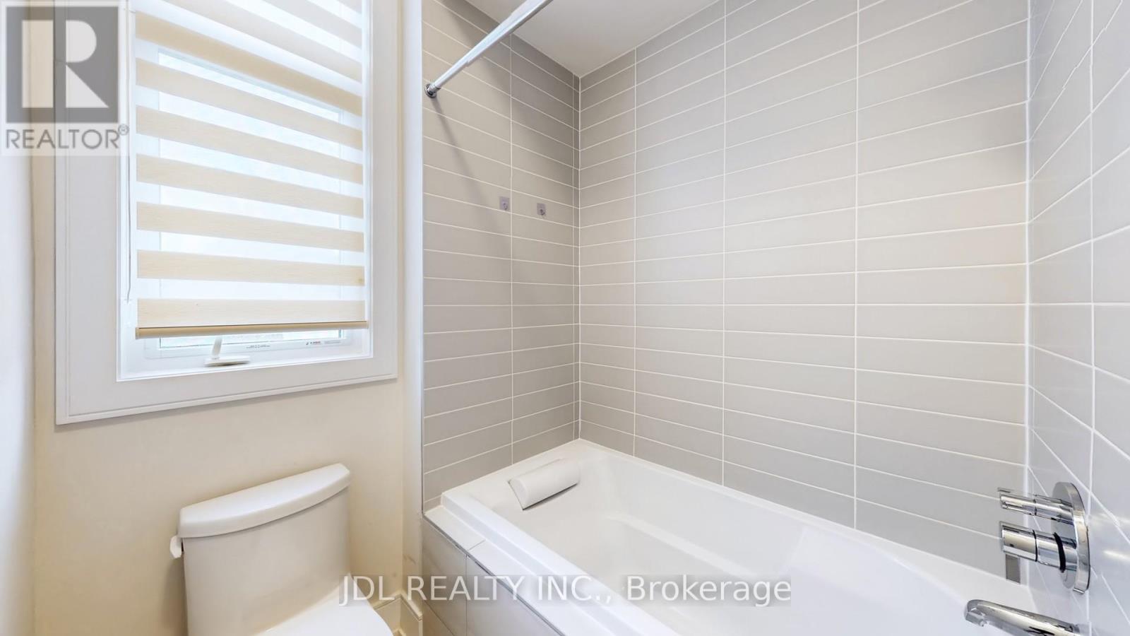 97 Milky Way Drive, Richmond Hill, Ontario  L4C 4M8 - Photo 23 - N12553302