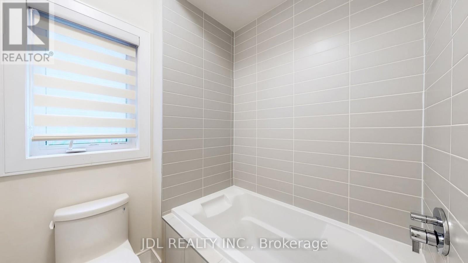 97 Milky Way Drive, Richmond Hill, Ontario  L4C 4M8 - Photo 26 - N12553302