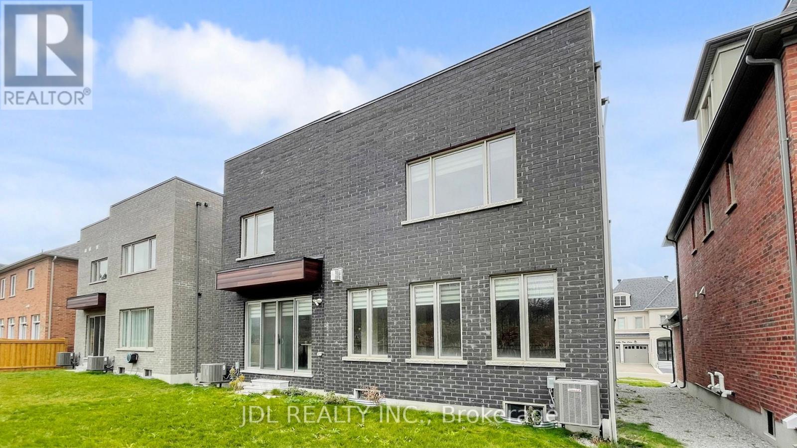 97 Milky Way Drive, Richmond Hill, Ontario  L4C 4M8 - Photo 36 - N12553302