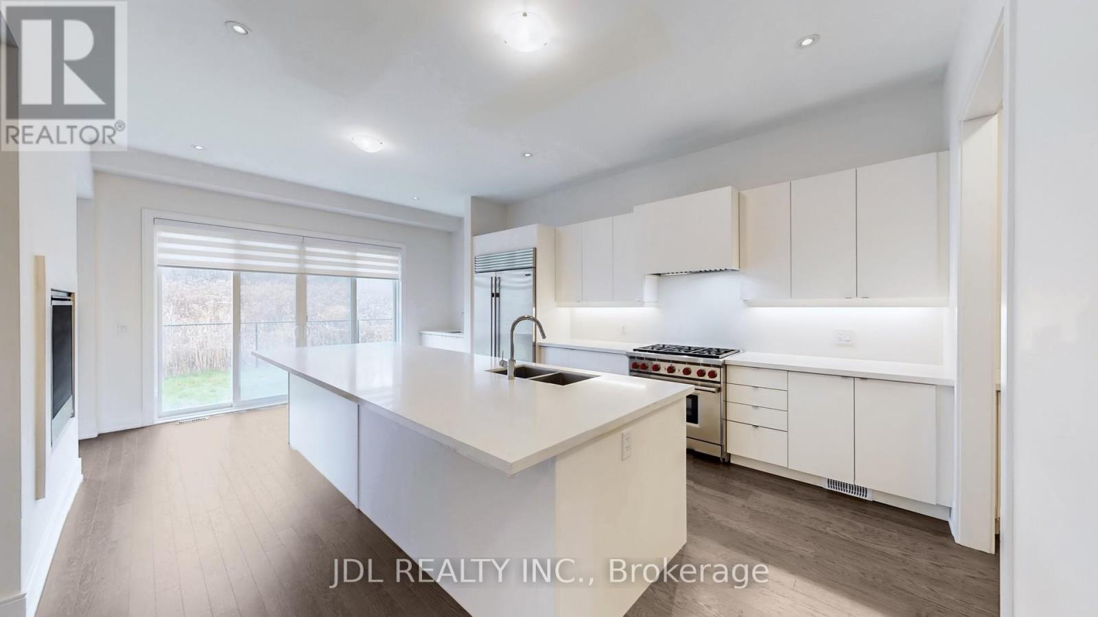 97 Milky Way Drive, Richmond Hill, Ontario  L4C 4M8 - Photo 5 - N12553302