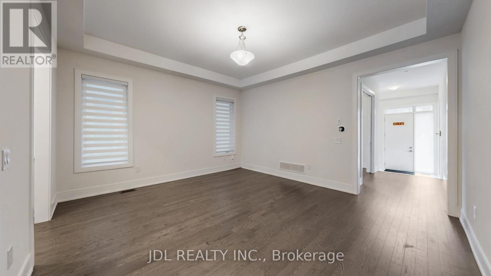 97 Milky Way Drive, Richmond Hill, Ontario  L4C 4M8 - Photo 8 - N12553302