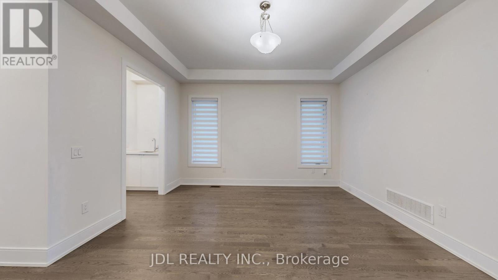 97 Milky Way Drive, Richmond Hill, Ontario  L4C 4M8 - Photo 9 - N12553302