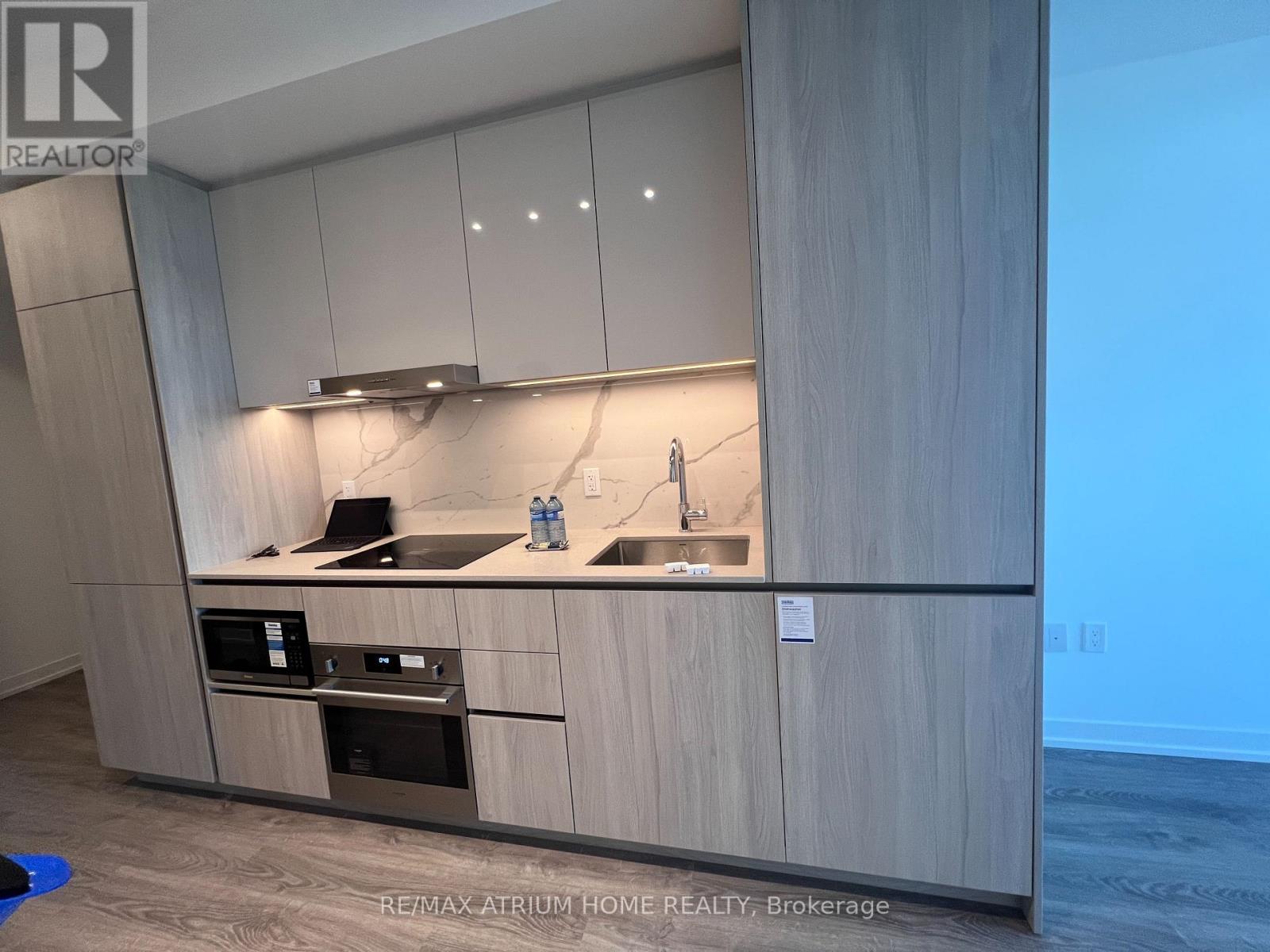 1907 - 8 Interchange Way, Vaughan, Ontario  L4K 0P9 - Photo 4 - N12553308