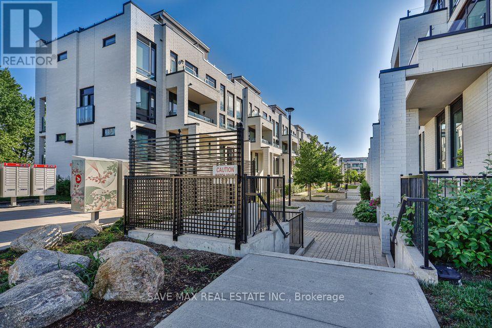 422 - 130 Widdicombe Hill Boulevard, Toronto, Ontario  M9R 4A6 - Photo 2 - W12553322