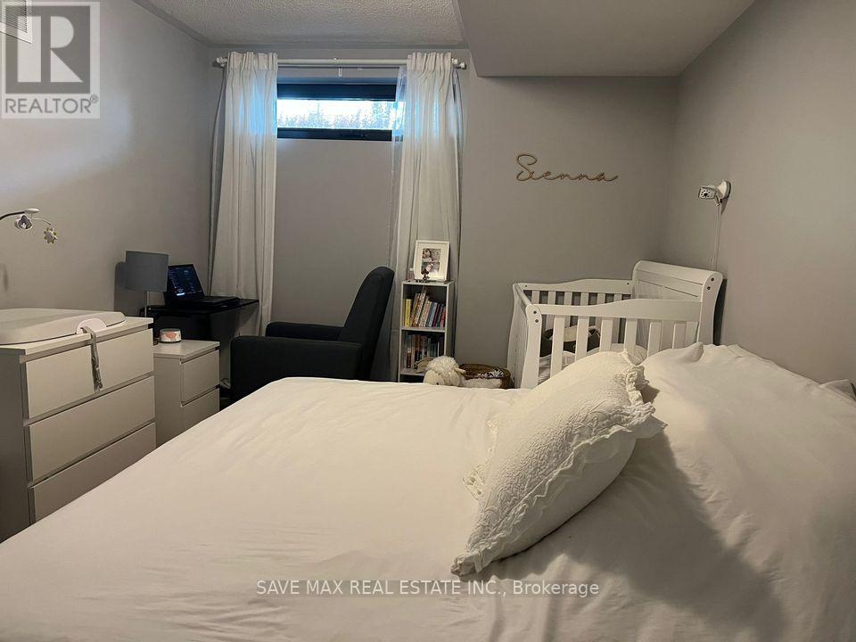 422 - 130 Widdicombe Hill Boulevard, Toronto, Ontario  M9R 4A6 - Photo 7 - W12553322