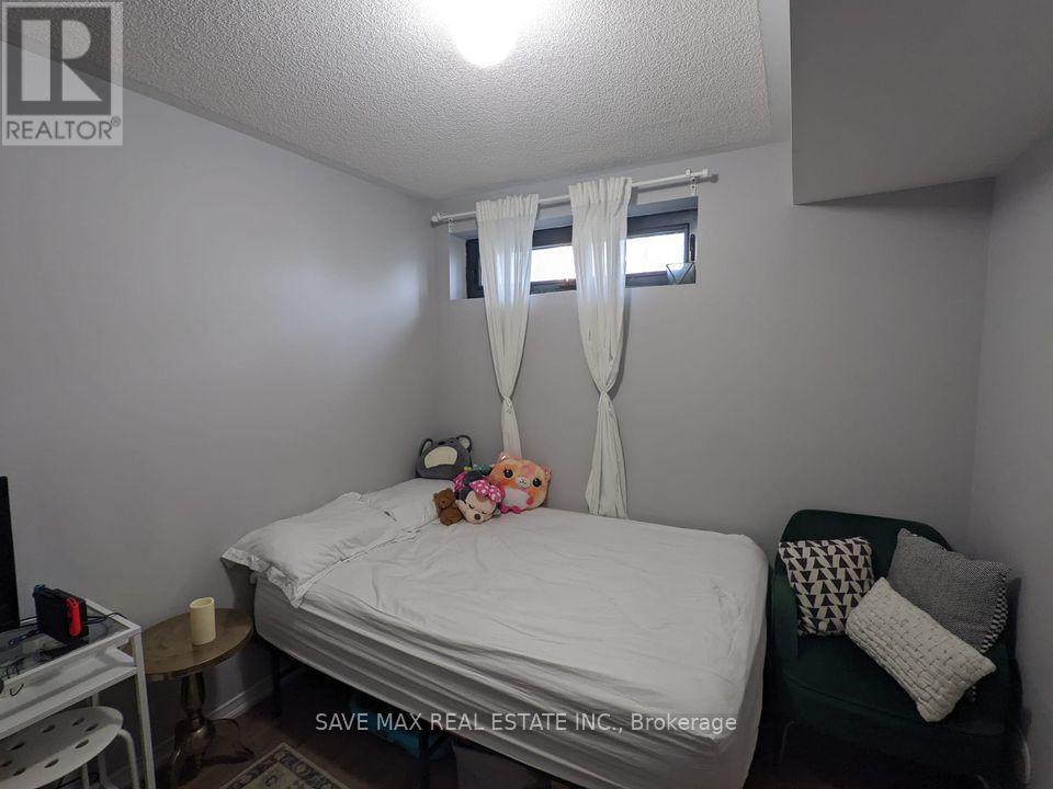 422 - 130 Widdicombe Hill Boulevard, Toronto, Ontario  M9R 4A6 - Photo 8 - W12553322