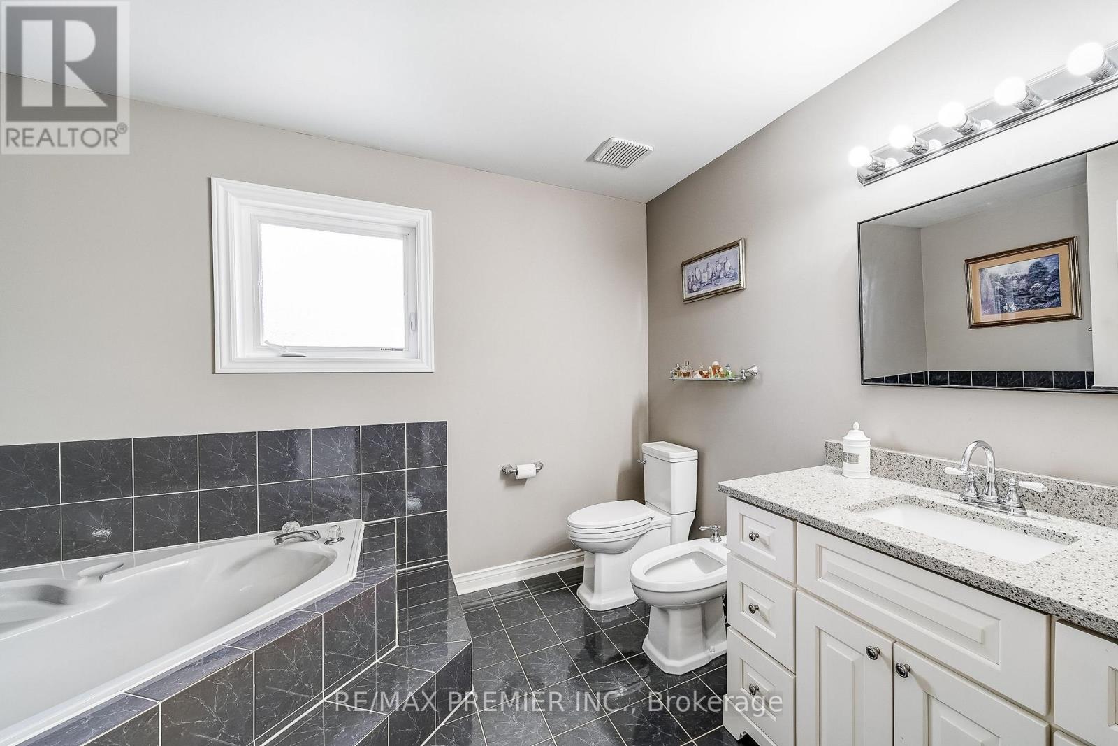 21 Berrydown Drive, Caledon, Ontario  L7E 1L6 - Photo 24 - W12553326