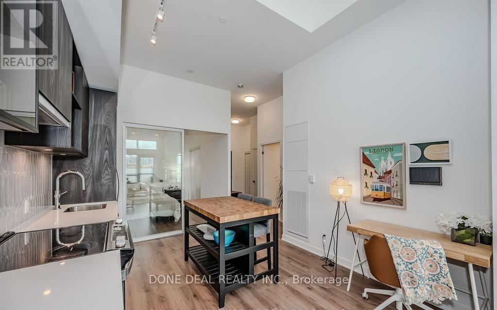 103 - 405 Dundas Street W, Oakville, Ontario  L6M 5P9 - Photo 8 - W12553344