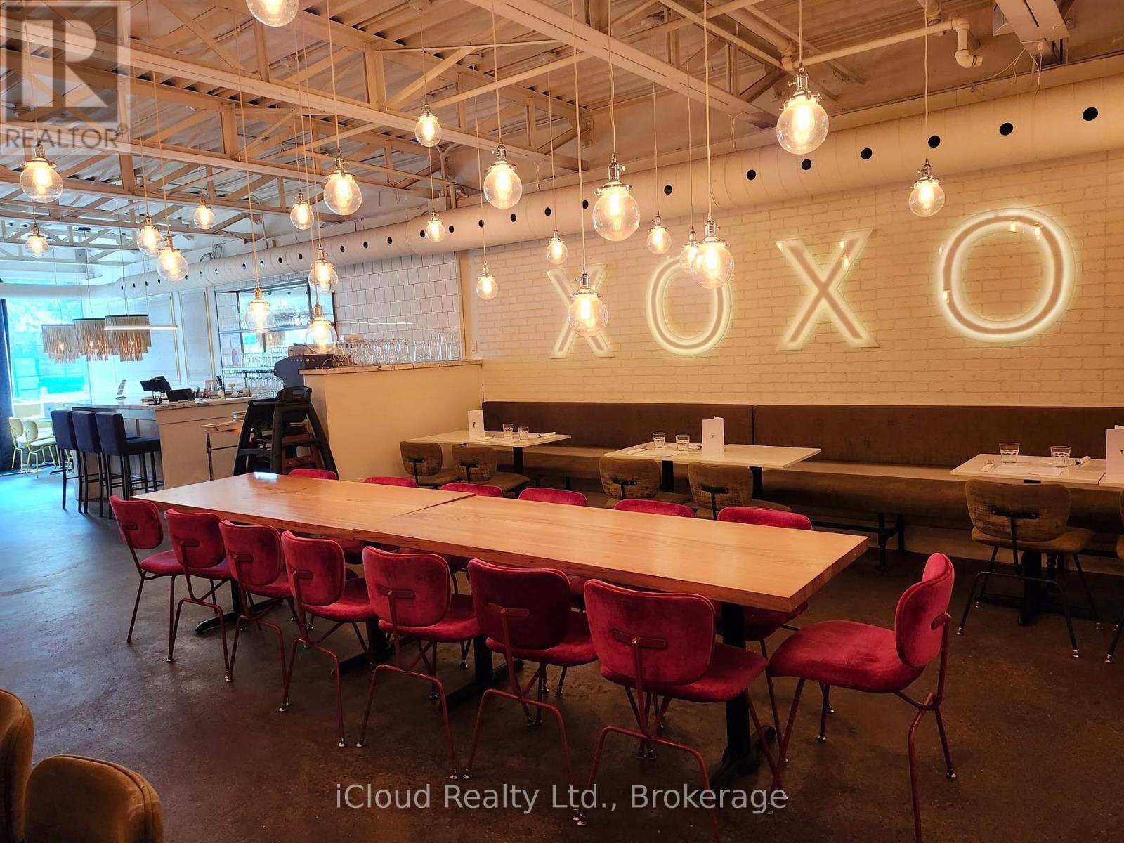 343 Kerr Street, Oakville, Ontario  L6K 3B7 - Photo 10 - W12553370