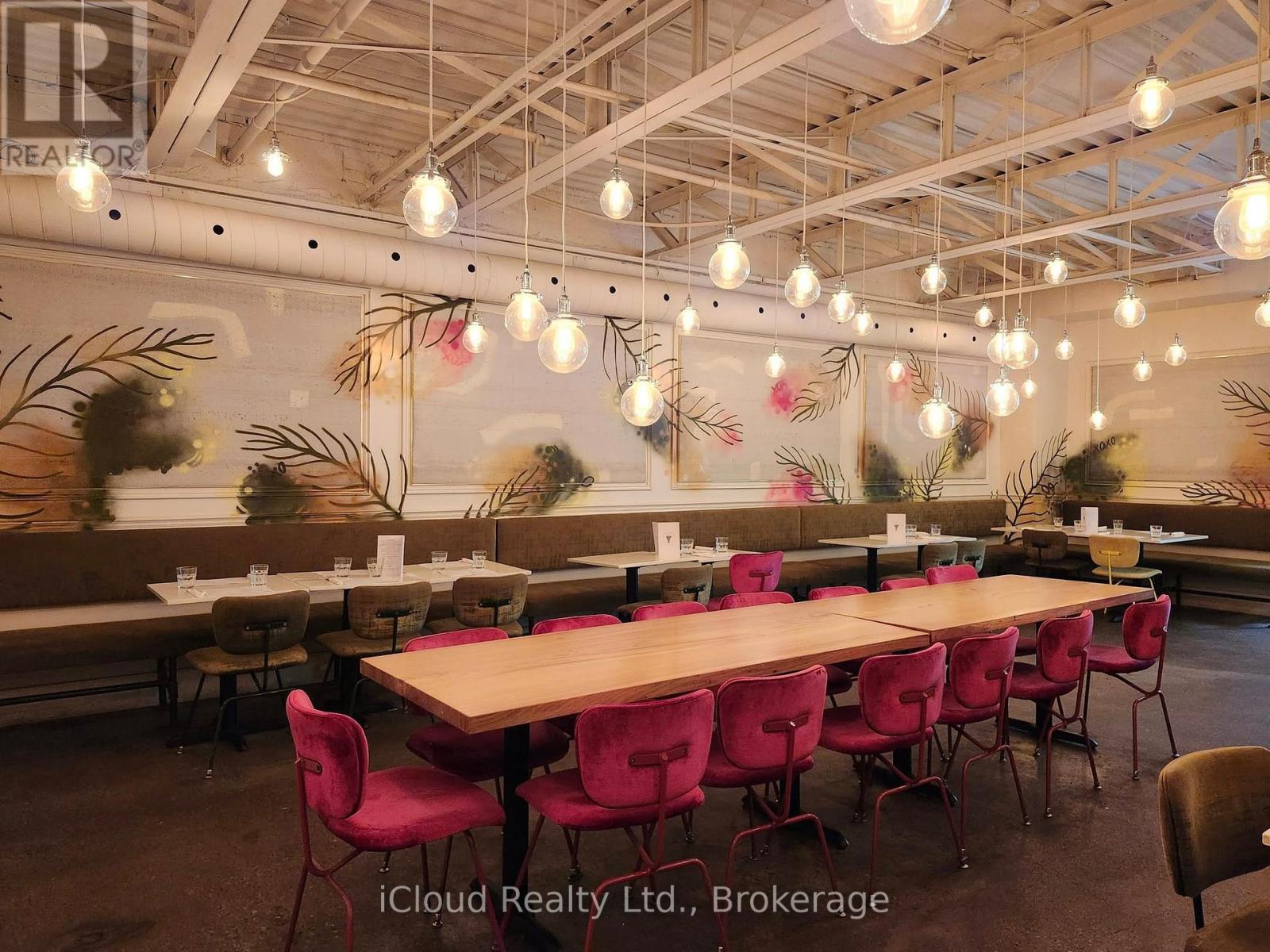 343 Kerr Street, Oakville, Ontario  L6K 3B7 - Photo 11 - W12553370