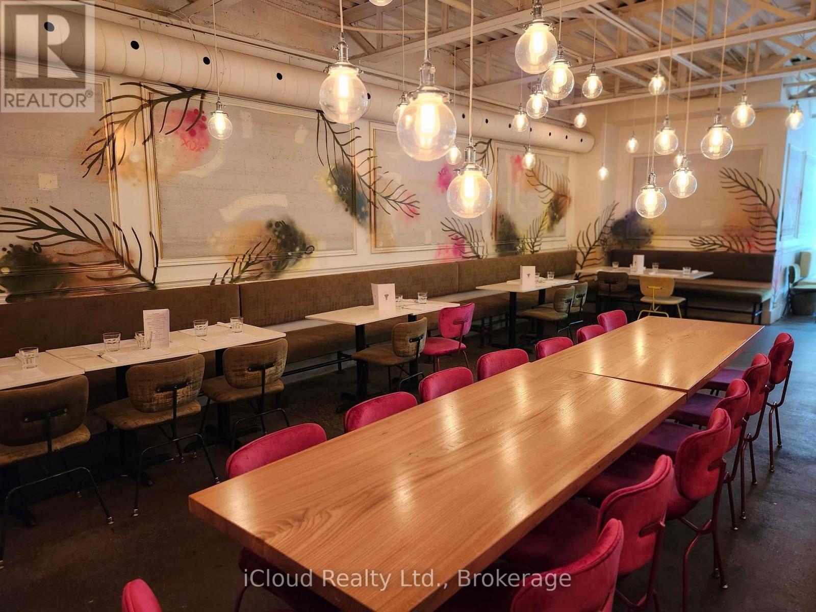 343 Kerr Street, Oakville, Ontario  L6K 3B7 - Photo 3 - W12553370