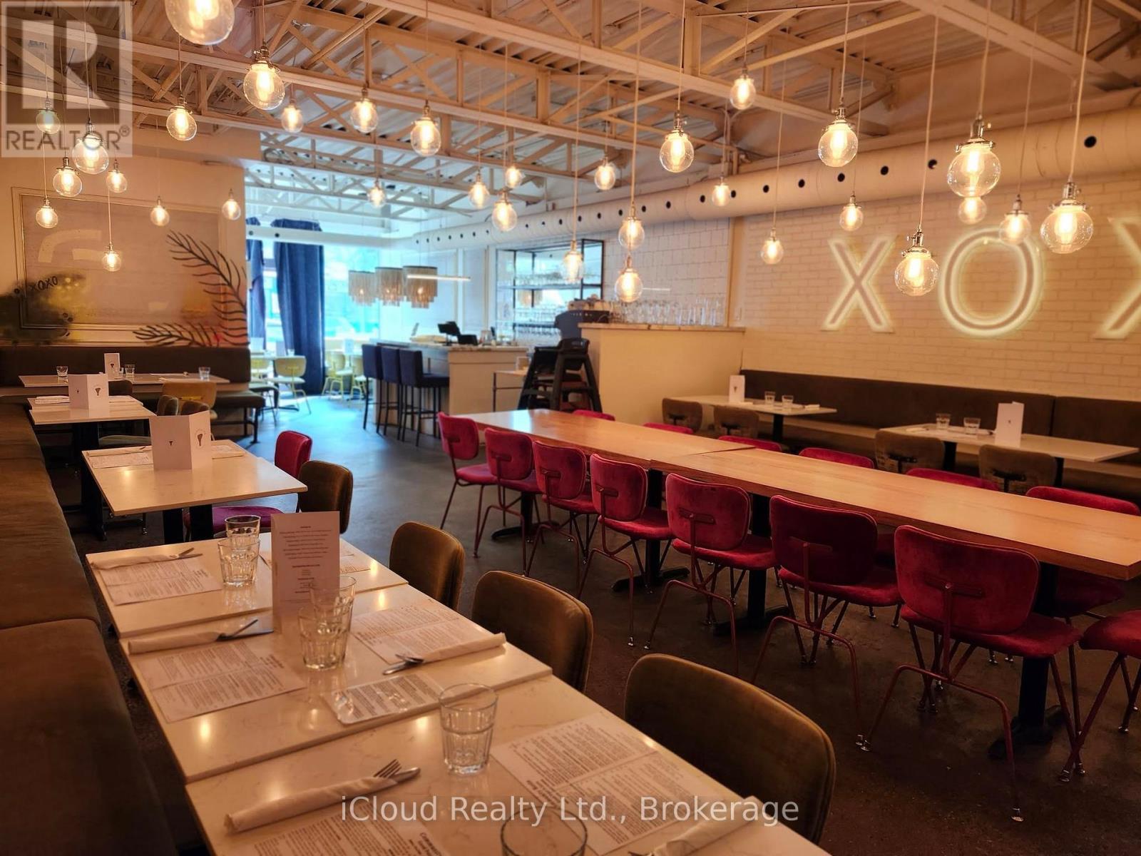 343 Kerr Street, Oakville, Ontario  L6K 3B7 - Photo 4 - W12553370