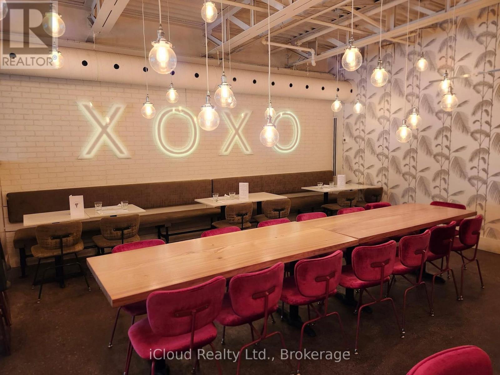 343 Kerr Street, Oakville, Ontario  L6K 3B7 - Photo 5 - W12553370