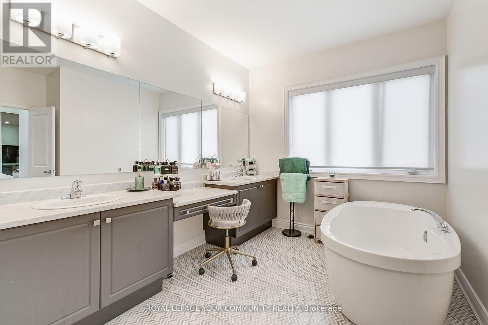 30 Marvin Avenue, Oakville, Ontario  L6H 0Z8 - Photo 17 - W12553378