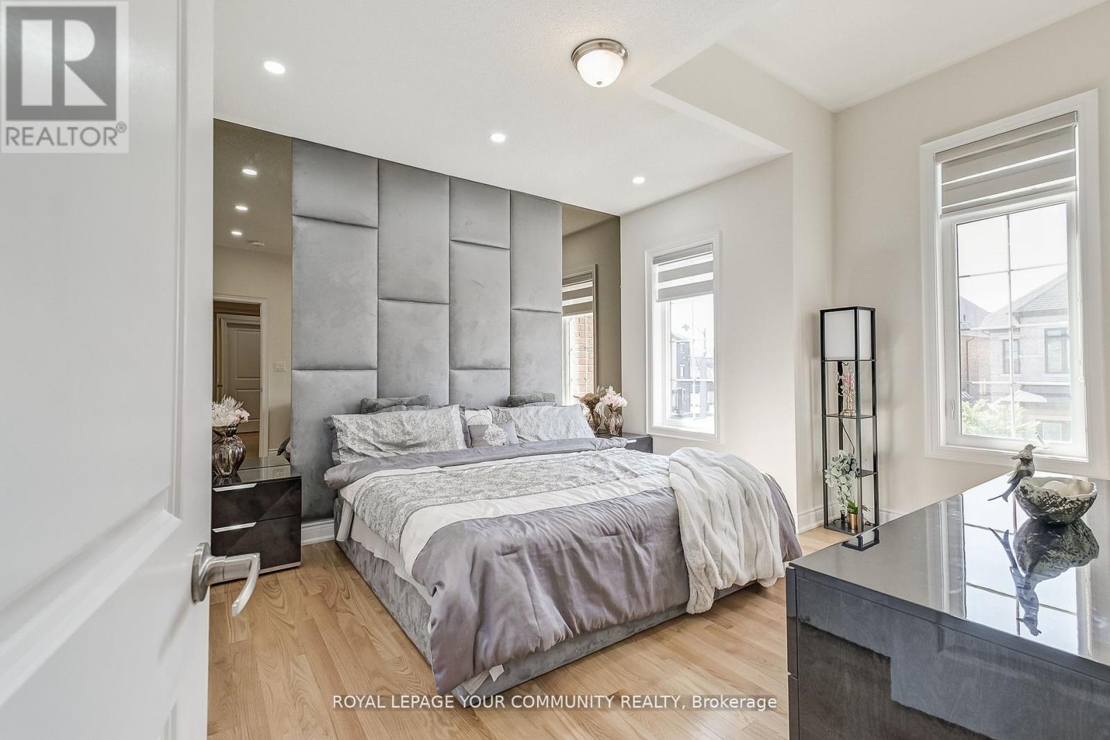 30 Marvin Avenue, Oakville, Ontario  L6H 0Z8 - Photo 22 - W12553378