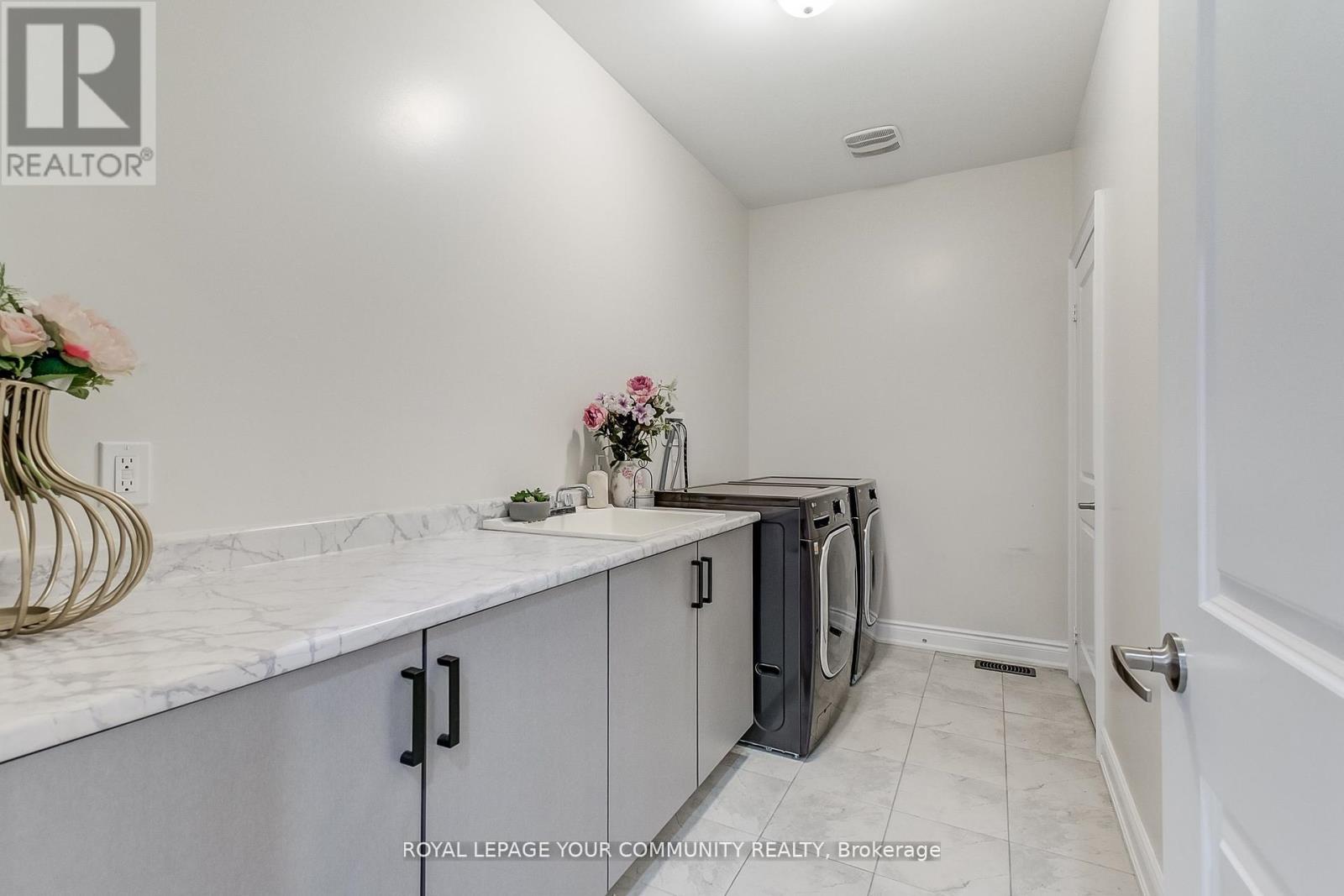 30 Marvin Avenue, Oakville, Ontario  L6H 0Z8 - Photo 25 - W12553378