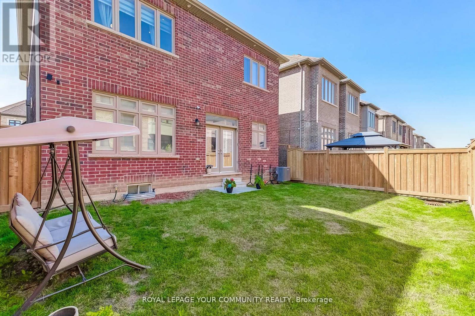 30 Marvin Avenue, Oakville, Ontario  L6H 0Z8 - Photo 30 - W12553378