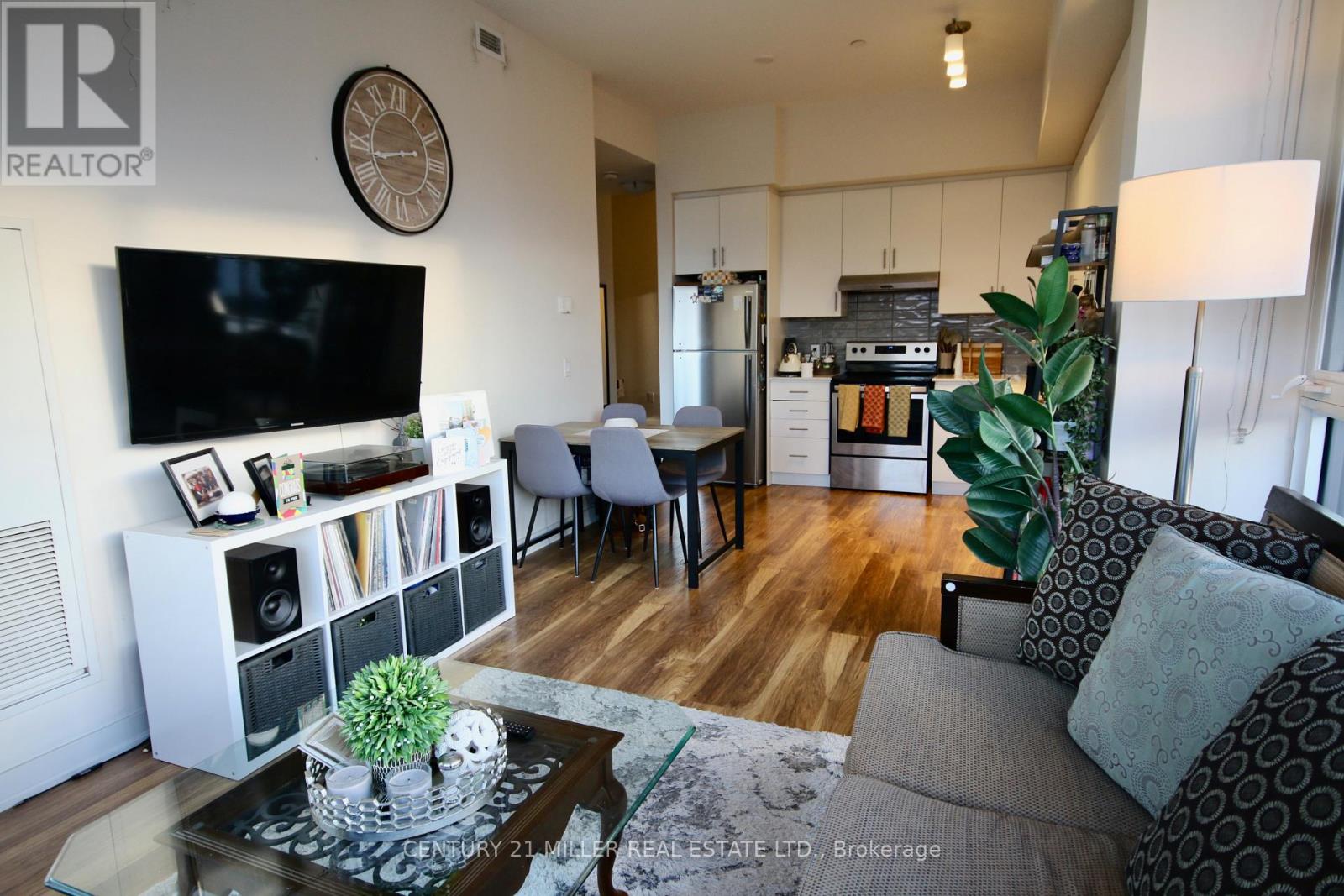 601 - 340 Plains Road E, Burlington, Ontario L7T 4H7 - Photo 13 - W12551766