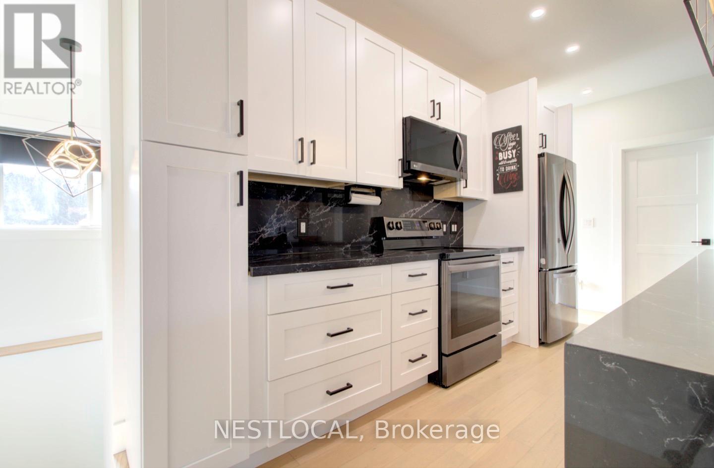 134 Aiken Street, Meaford, Ontario  N4L 1B3 - Photo 10 - X12553338