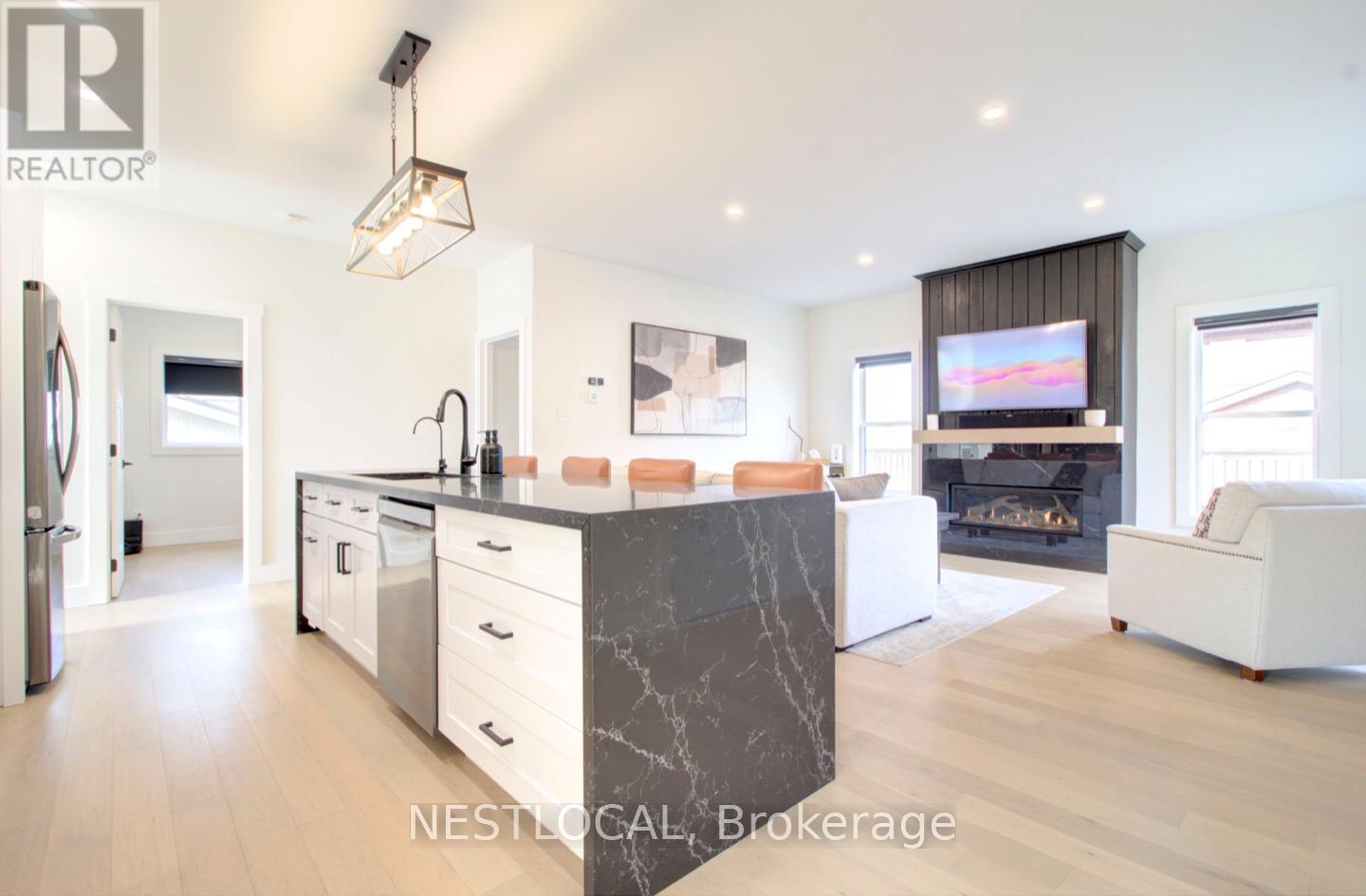 134 Aiken Street, Meaford, Ontario  N4L 1B3 - Photo 12 - X12553338