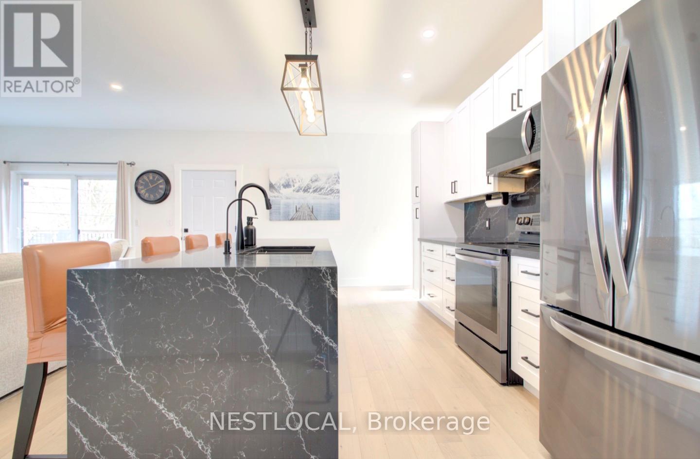 134 Aiken Street, Meaford, Ontario  N4L 1B3 - Photo 7 - X12553338