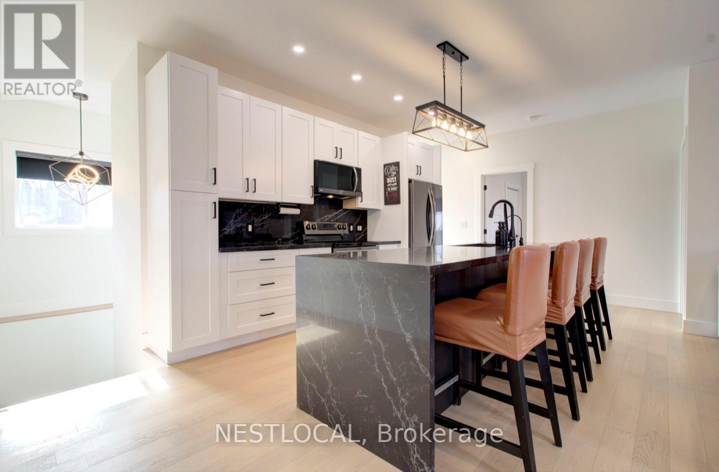 134 Aiken Street, Meaford, Ontario  N4L 1B3 - Photo 9 - X12553338