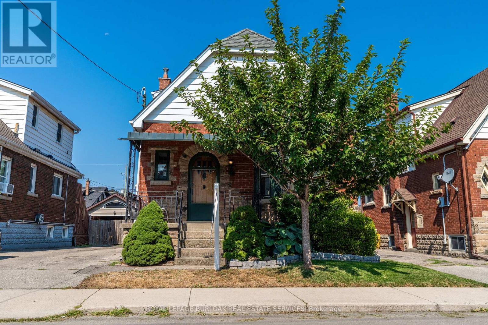 26 WEIR STREET S, Hamilton, Ontario