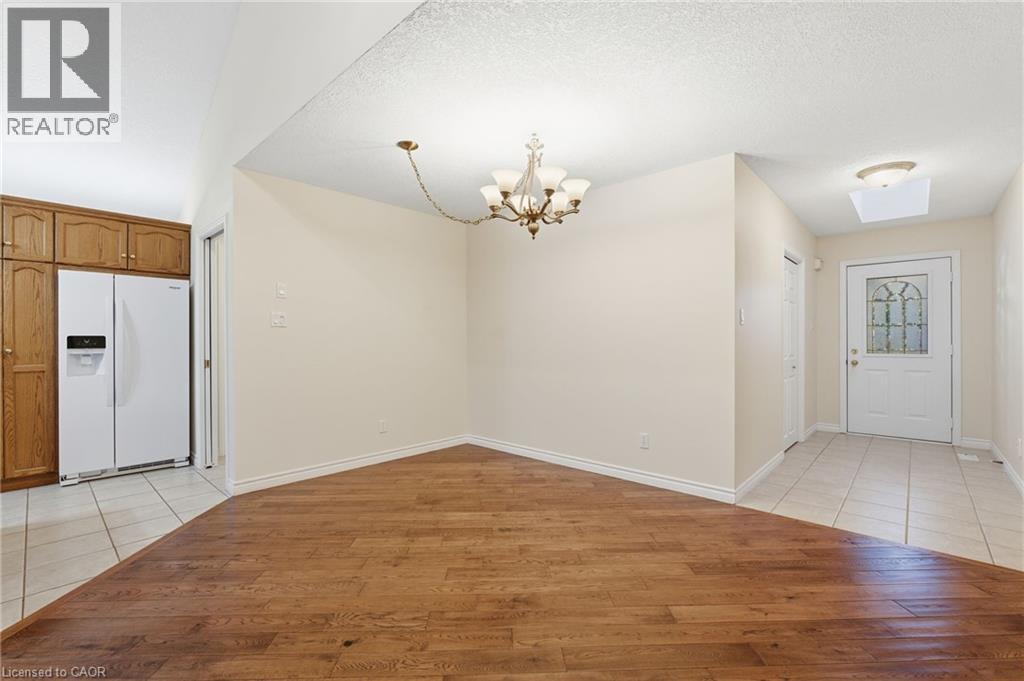 120 York Street E, Wellington, Ontario  N0B 1S0 - Photo 8 - 40785206