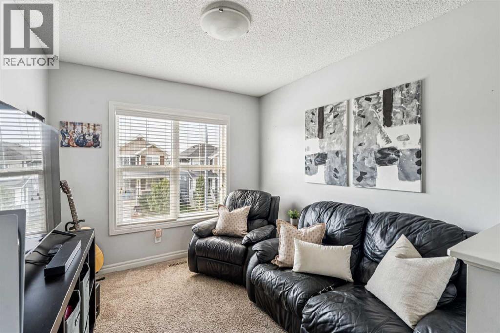 91 River Heights Green, Cochrane, Alberta  T4C 0Y4 - Photo 12 - A2270288