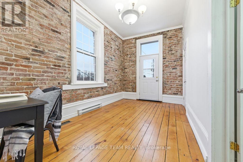 4 Elgin Street W, Arnprior, Ontario  K7S 1N3 - Photo 25 - X12553398