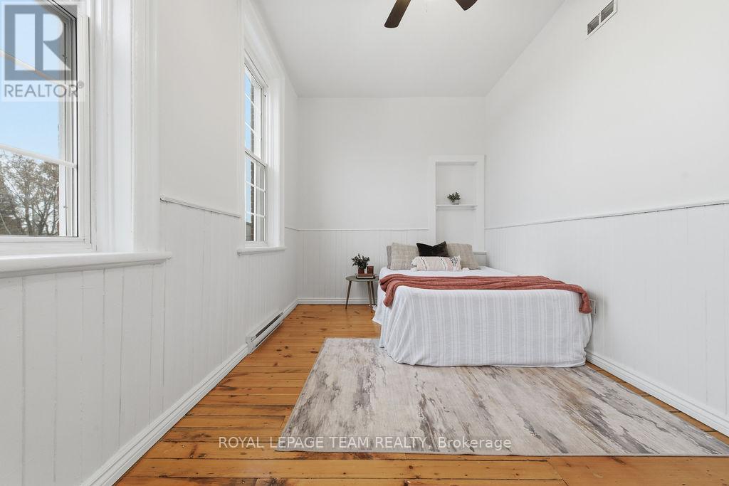 4 Elgin Street W, Arnprior, Ontario  K7S 1N3 - Photo 26 - X12553398