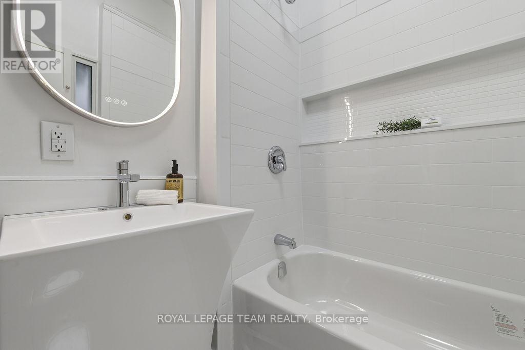 4 Elgin Street W, Arnprior, Ontario  K7S 1N3 - Photo 32 - X12553398