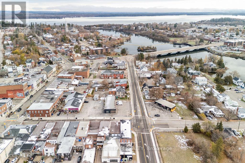 4 Elgin Street W, Arnprior, Ontario  K7S 1N3 - Photo 39 - X12553398