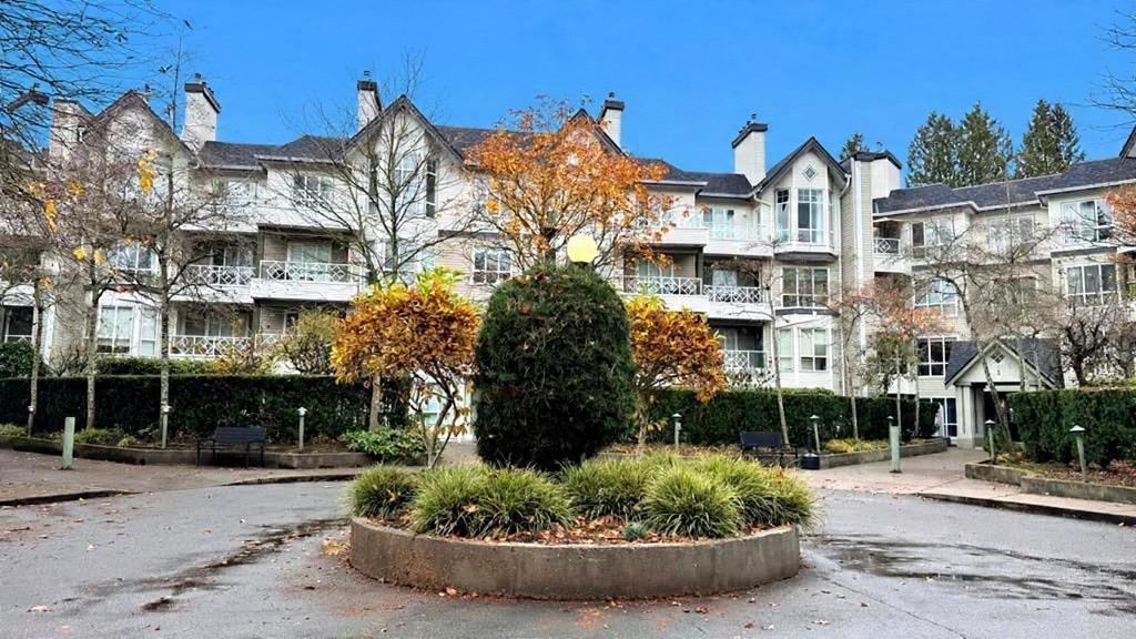 409 9979 140 Street, Surrey, British Columbia  V3T 5W2 - Photo 2 - R3066768