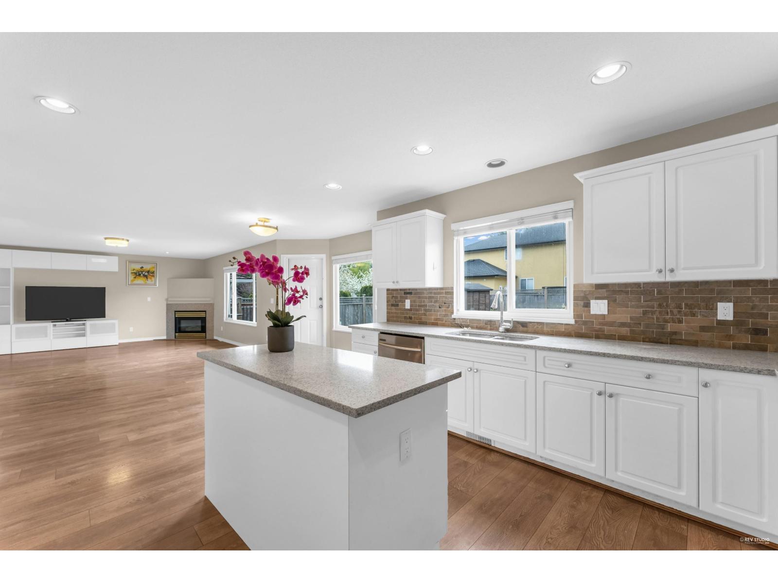 15674 101a Avenue, Surrey, British Columbia  V4N 4S4 - Photo 12 - R3068170