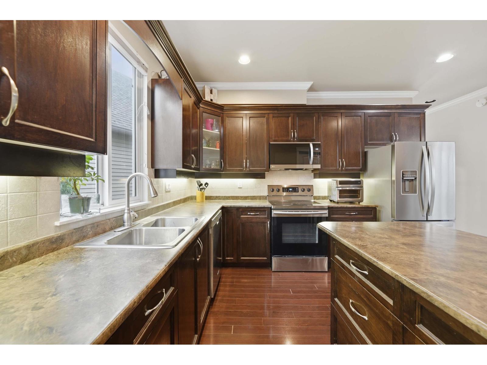 16459 59a Avenue, Surrey, British Columbia  V3S 6M6 - Photo 9 - R3067939