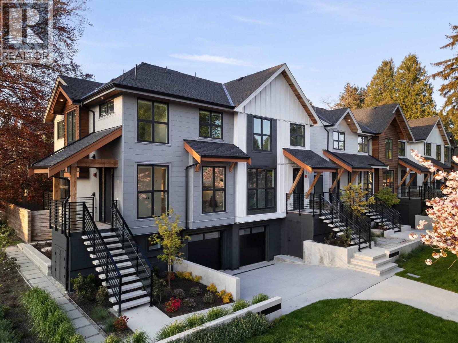 1495 W 52nd Avenue, Vancouver, British Columbia  V6P 1H6 - Photo 1 - R3068162