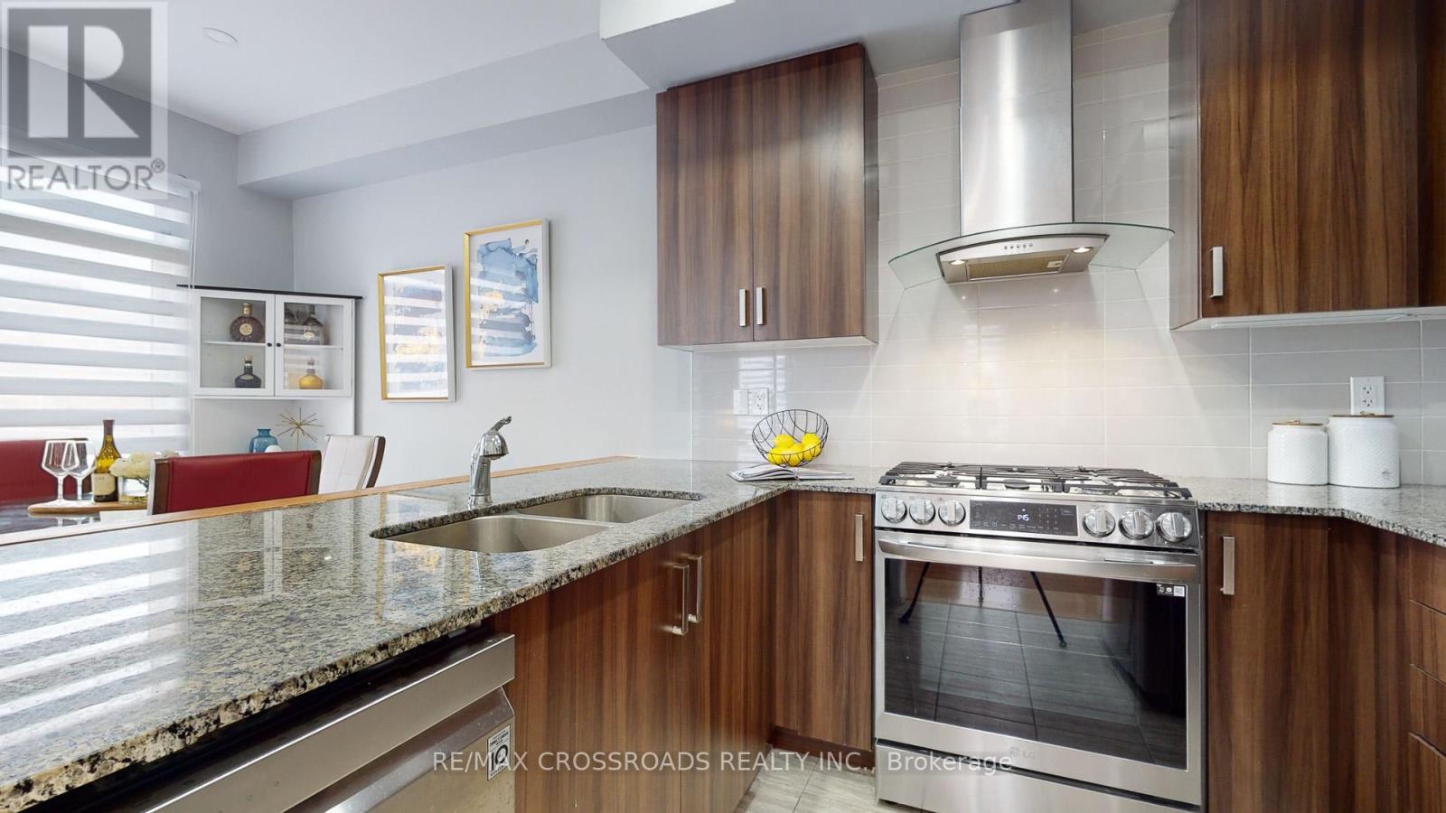 305 Clay Stones Street, Newmarket, Ontario L3X 0M1 - Photo 21 - N12553362