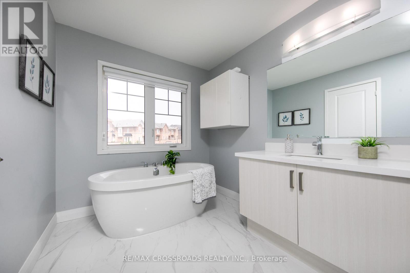 305 Clay Stones Street, Newmarket, Ontario L3X 0M1 - Photo 35 - N12553362