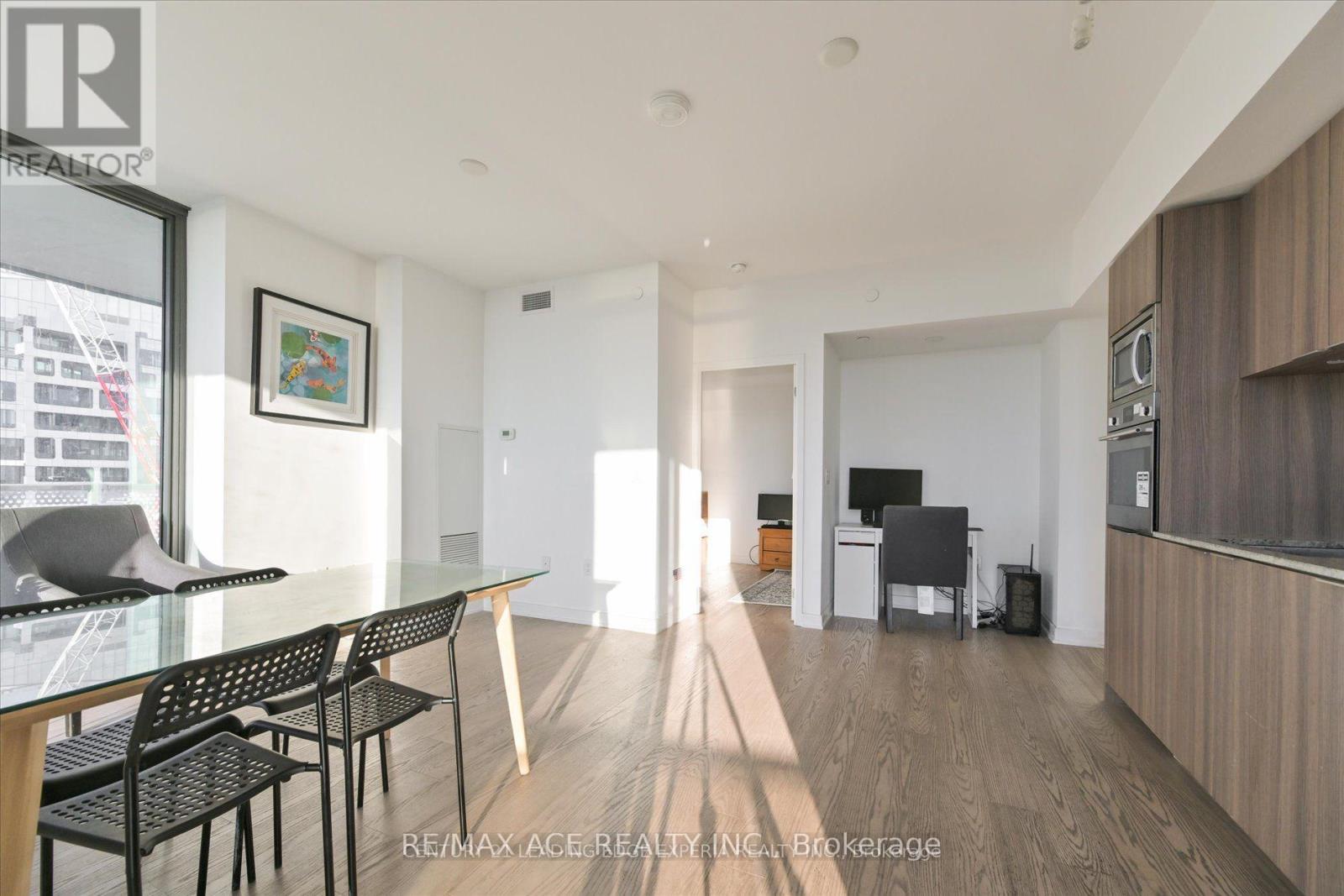 4408 - 11 Wellesley Street, Toronto, Ontario  M4Y 1E8 - Photo 13 - C12553404