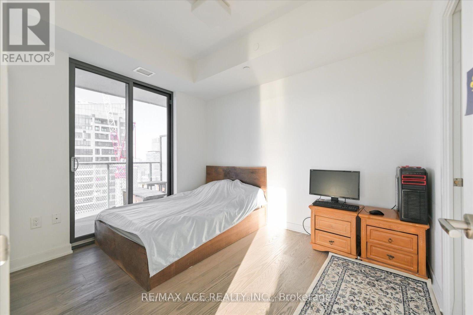 4408 - 11 Wellesley Street, Toronto, Ontario  M4Y 1E8 - Photo 15 - C12553404