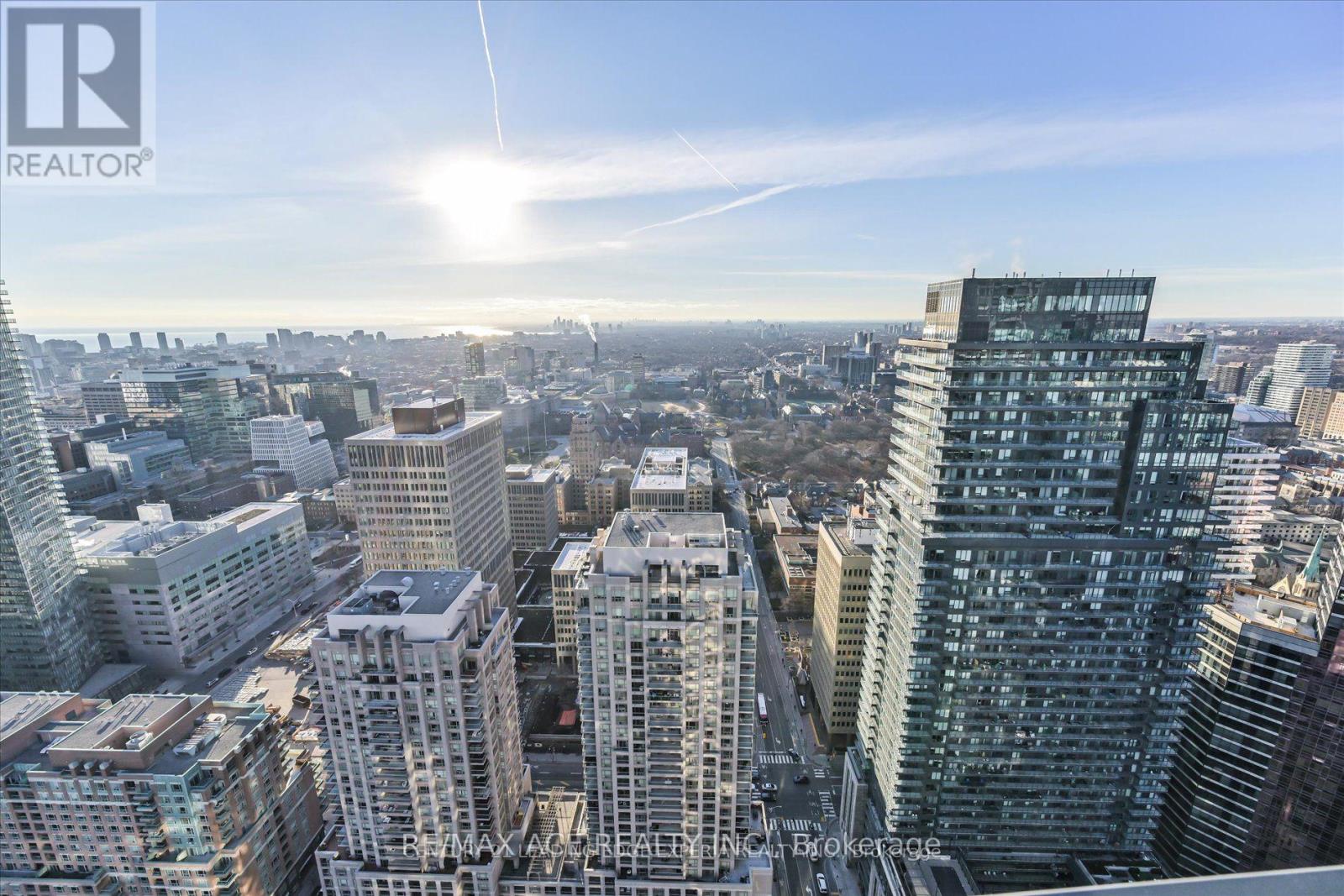 4408 - 11 Wellesley Street, Toronto, Ontario  M4Y 1E8 - Photo 2 - C12553404